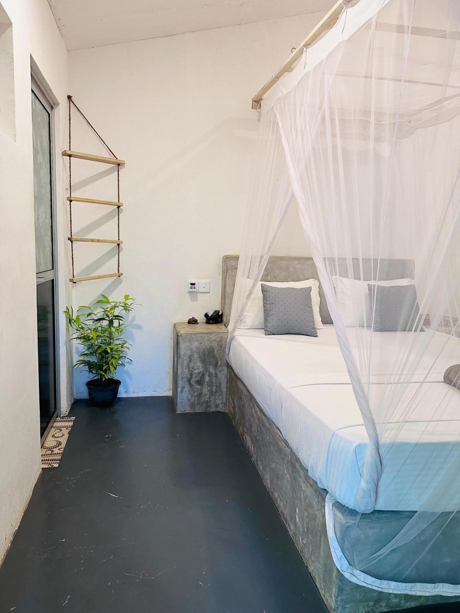 Venora Hiriketiya Bed & Breakfast Dikwella Bagian luar foto
